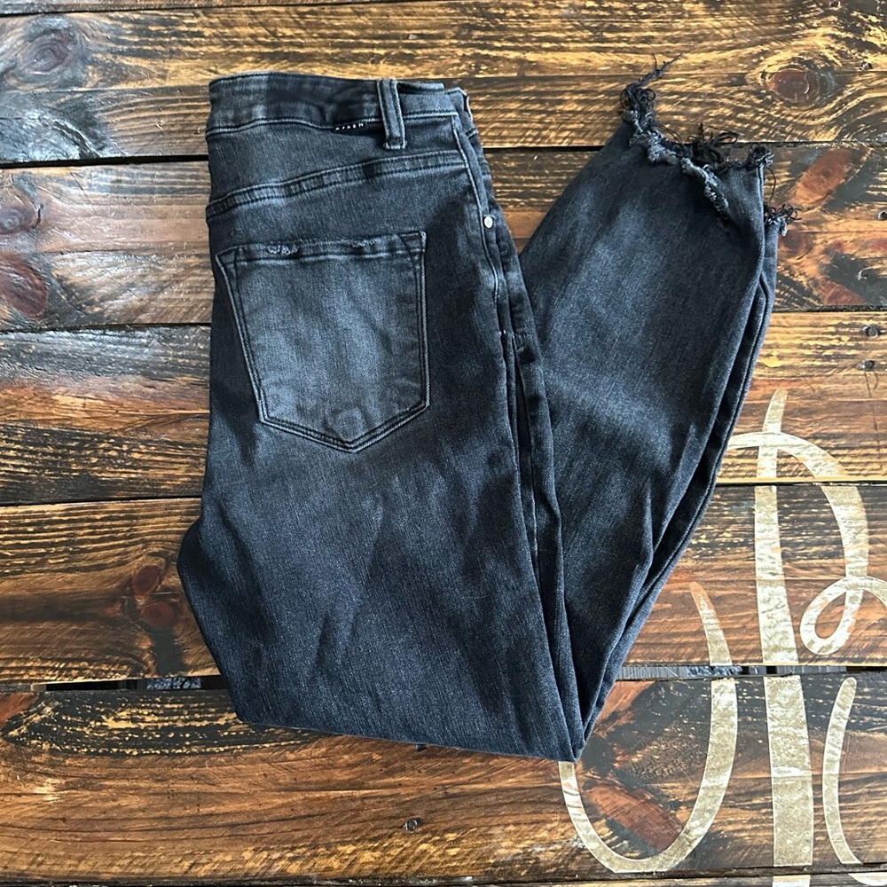 Risen Black Distressed Raw Hem jeans. Size 7